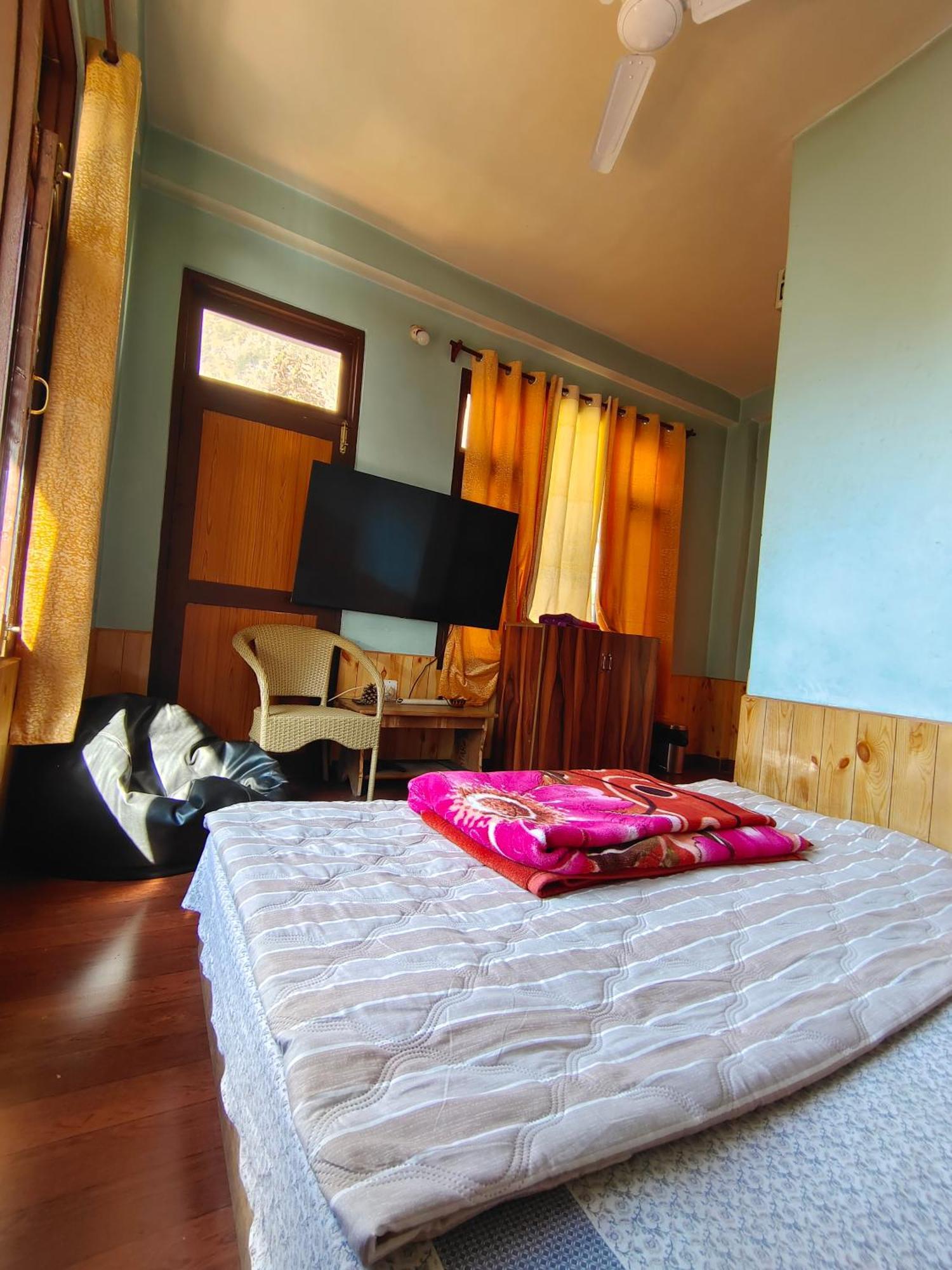 Trinity Homestay Kasol Eksteriør bilde