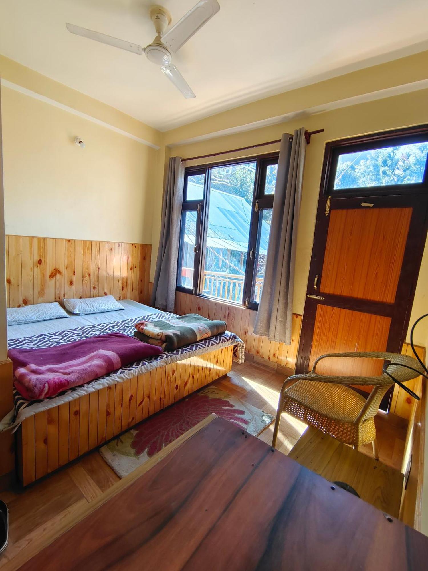 Trinity Homestay Kasol Eksteriør bilde